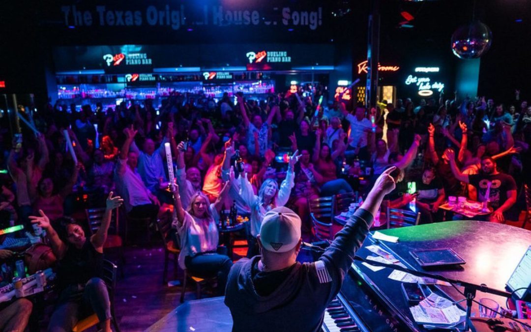 Booking Corporate Event Nashville | Pete’s Dueling Piano Bar
