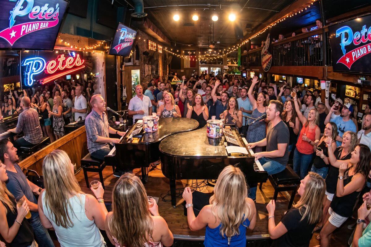 where do locals go in nashville