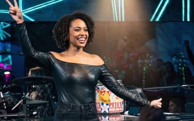 From Casual to Chic: What to Wear to a Piano Bar Night Out